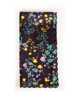 Scallop Embroidered Edge Dinner Napkin