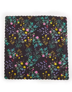 Scallop Embroidered Edge Dinner Napkin