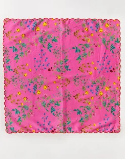 Scallop Embroidered Edge Dinner Napkin